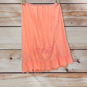 🌷Coral Peach Pink Slip Skirt With Embroidery🌷 Vintage